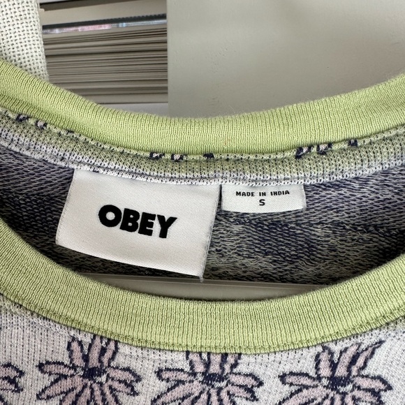 Obey crop top - Picture 2 of 4